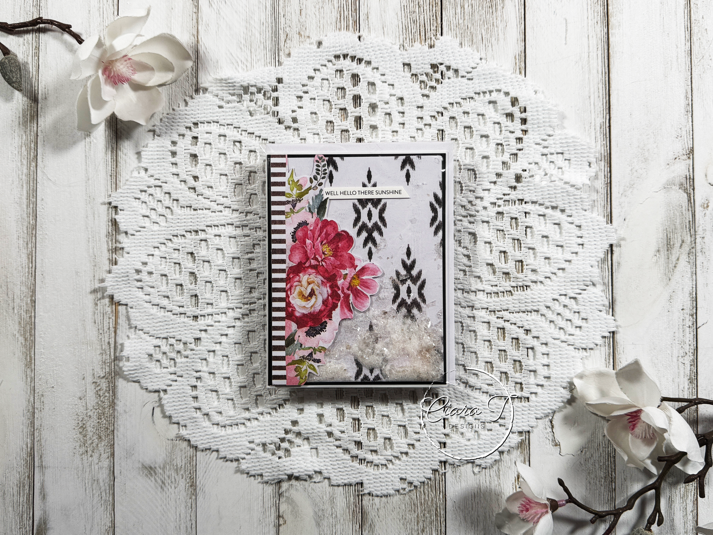 Pattern Paper Shaker Saying Hello Card